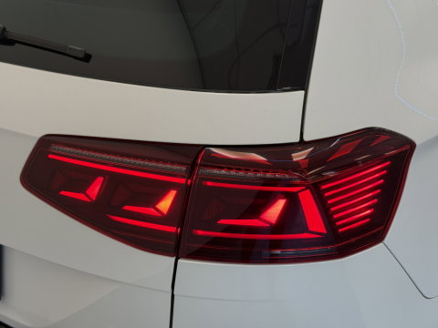 Volkswagen Passat Variant 1.4 TSI PHEV GTE Business Stand kachel Trekhaak webklapbaar Stuurwielverwarming 24 Maanden garantie* (Vraag naar de voorwaarden)