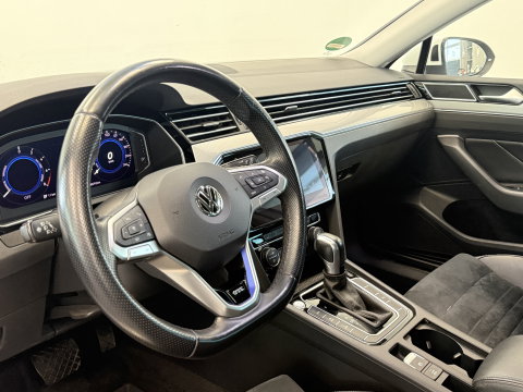 Volkswagen Passat Variant 1.4 TSI PHEV GTE Business Stand kachel Trekhaak webklapbaar Stuurwielverwarming 24 Maanden garantie* (Vraag naar de voorwaarden)