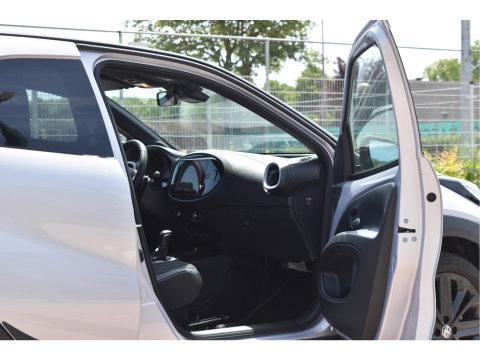 Toyota Aygo X 1.0 VVT-i S-CVT JBL Bi-Tone Jasmine SIlver | NL-Auto | Camera | Keyless | Carplay | Nav | DAB | Adapt.CC | Full LED | Fab.garantie