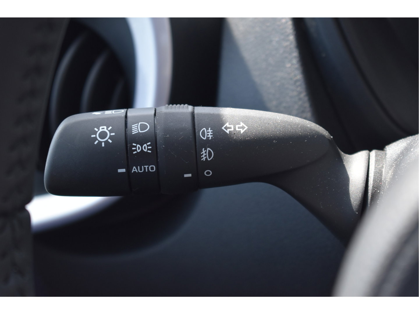 Toyota Aygo X 1.0 VVT-i S-CVT JBL Bi-Tone Jasmine SIlver | NL-Auto | Camera | Keyless | Carplay | Nav | DAB | Adapt.CC | Full LED | Fab.garantie