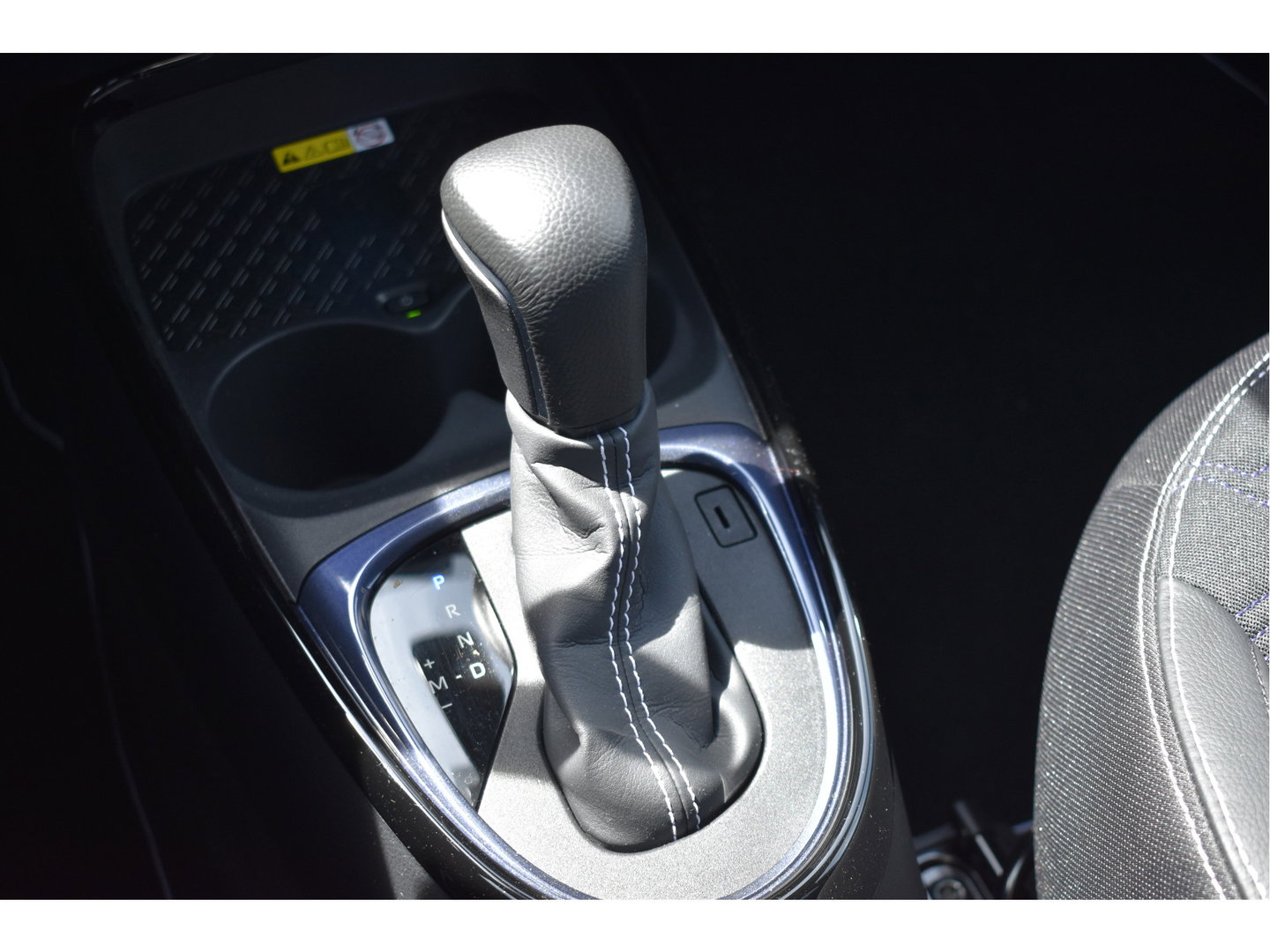 Toyota Aygo X 1.0 VVT-i S-CVT JBL Bi-Tone Jasmine SIlver | NL-Auto | Camera | Keyless | Carplay | Nav | DAB | Adapt.CC | Full LED | Fab.garantie
