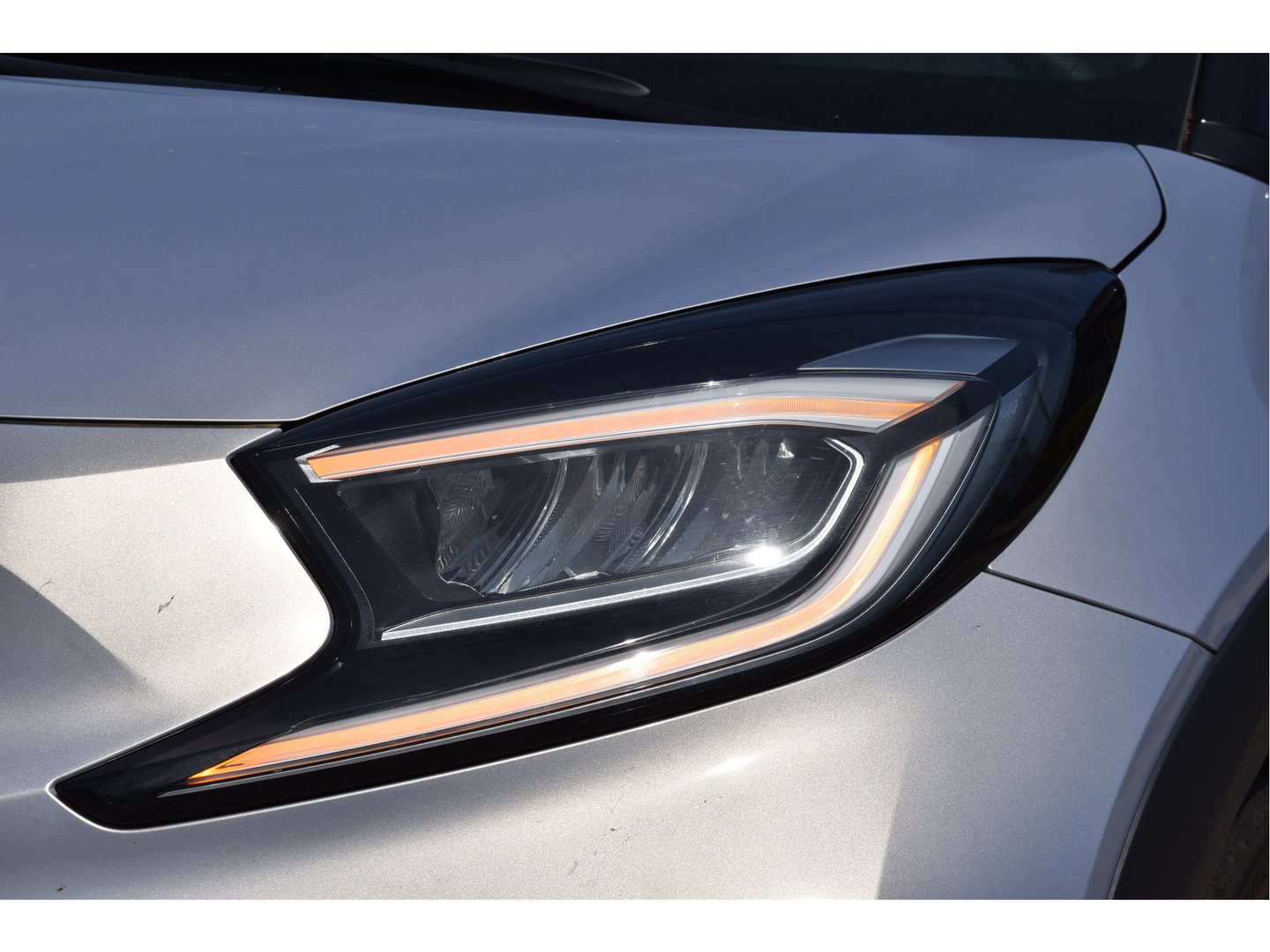 Toyota Aygo X 1.0 VVT-i S-CVT JBL Bi-Tone Jasmine SIlver | NL-Auto | Camera | Keyless | Carplay | Nav | DAB | Adapt.CC | Full LED | Fab.garantie