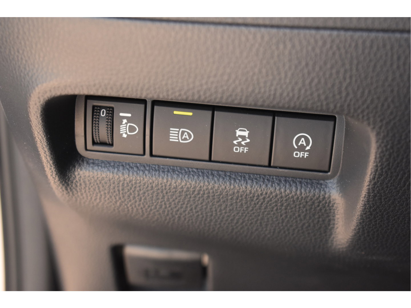Toyota Aygo X 1.0 VVT-i S-CVT JBL Bi-Tone Jasmine SIlver | NL-Auto | Camera | Keyless | Carplay | Nav | DAB | Adapt.CC | Full LED | Fab.garantie
