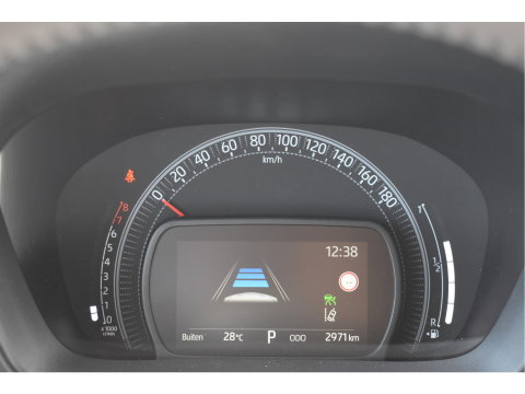 Toyota Aygo X 1.0 VVT-i S-CVT JBL Bi-Tone Jasmine SIlver | NL-Auto | Camera | Keyless | Carplay | Nav | DAB | Adapt.CC | Full LED | Fab.garantie