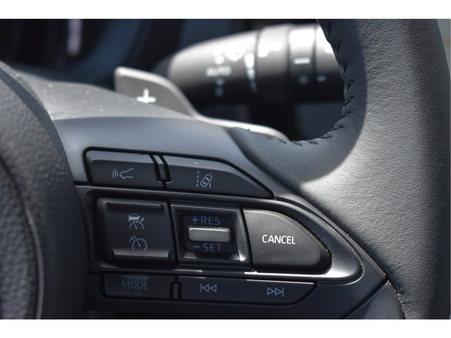 Toyota Aygo X 1.0 VVT-i S-CVT JBL Bi-Tone Jasmine SIlver | NL-Auto | Camera | Keyless | Carplay | Nav | DAB | Adapt.CC | Full LED | Fab.garantie