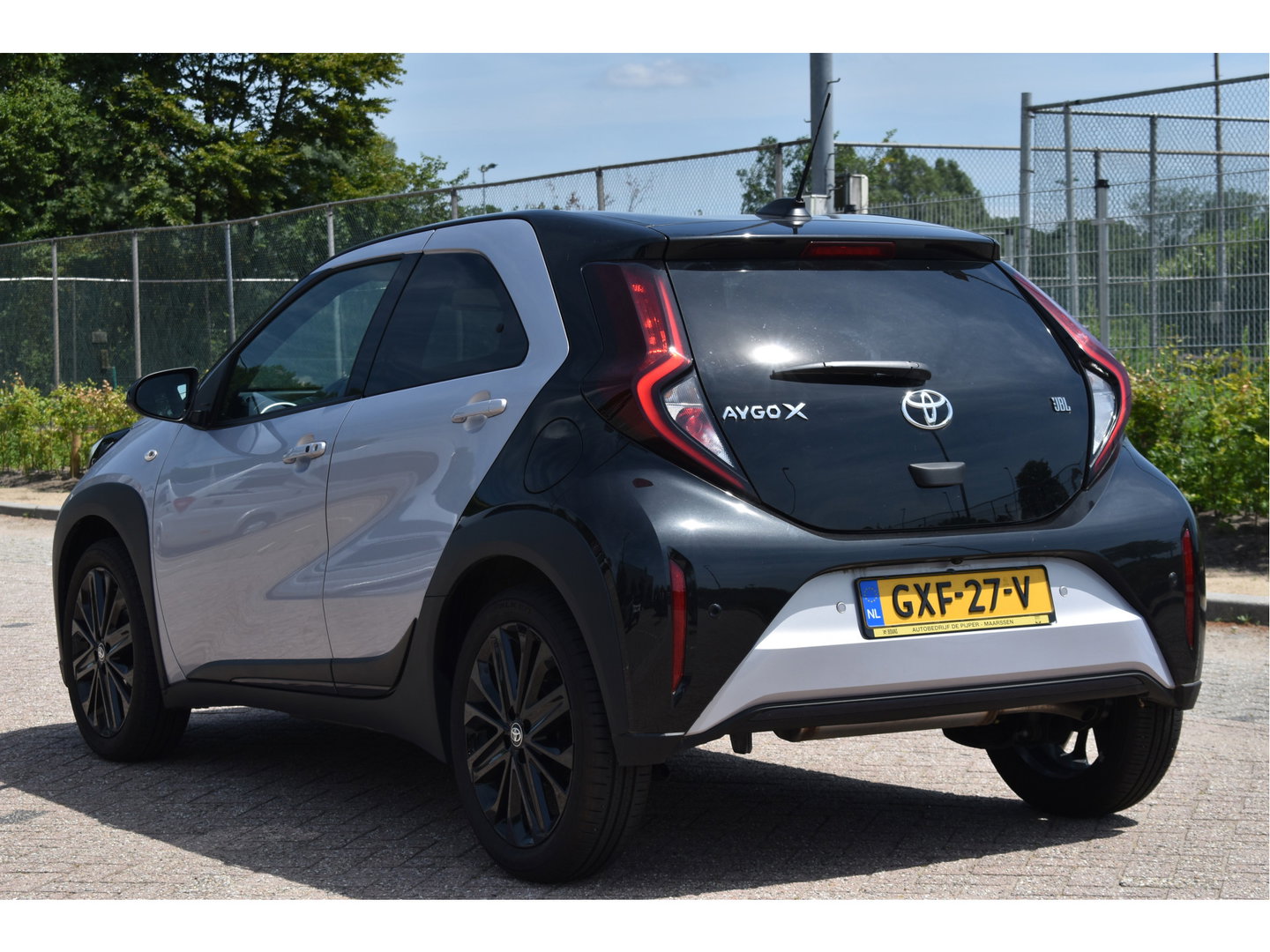 Toyota Aygo X 1.0 VVT-i S-CVT JBL Bi-Tone Jasmine SIlver | NL-Auto | Camera | Keyless | Carplay | Nav | DAB | Adapt.CC | Full LED | Fab.garantie