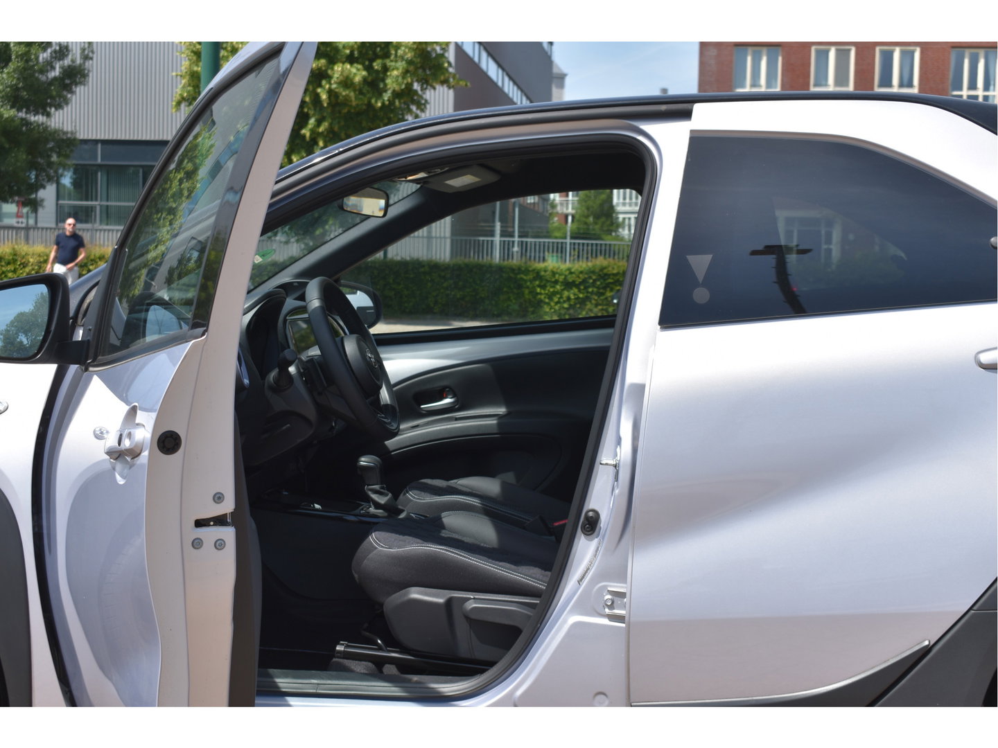 Toyota Aygo X 1.0 VVT-i S-CVT JBL Bi-Tone Jasmine SIlver | NL-Auto | Camera | Keyless | Carplay | Nav | DAB | Adapt.CC | Full LED | Fab.garantie