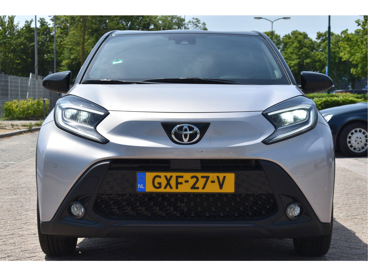 Toyota Aygo X 1.0 VVT-i S-CVT JBL Bi-Tone Jasmine SIlver | NL-Auto | Camera | Keyless | Carplay | Nav | DAB | Adapt.CC | Full LED | Fab.garantie