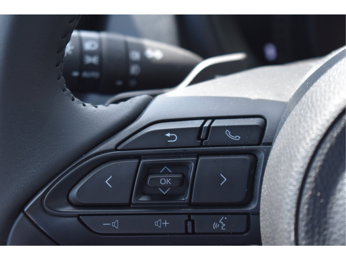 Toyota Aygo X 1.0 VVT-i S-CVT JBL Bi-Tone Jasmine SIlver | NL-Auto | Camera | Keyless | Carplay | Nav | DAB | Adapt.CC | Full LED | Fab.garantie