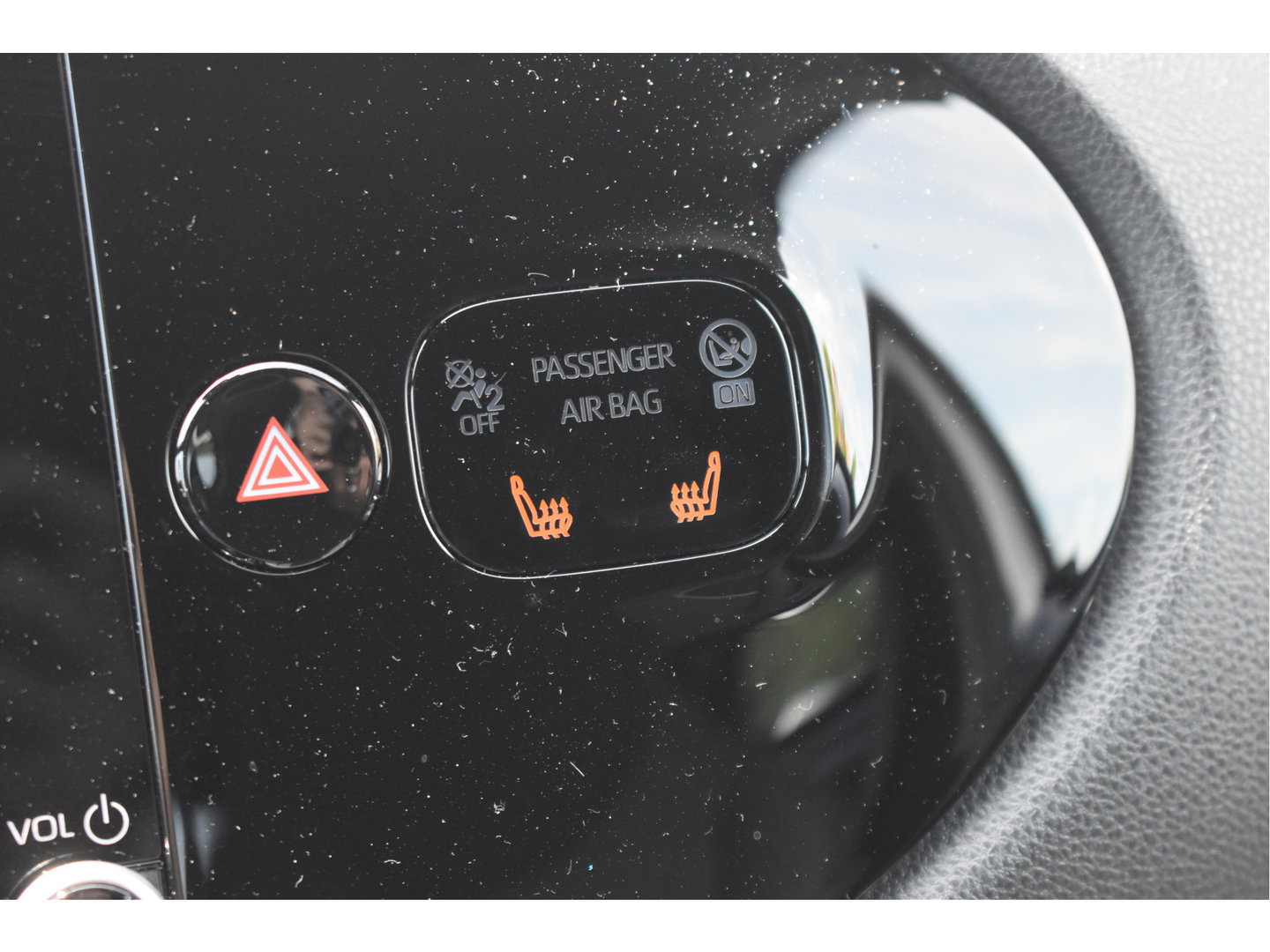 Toyota Aygo X 1.0 VVT-i S-CVT JBL Bi-Tone Jasmine SIlver | NL-Auto | Camera | Keyless | Carplay | Nav | DAB | Adapt.CC | Full LED | Fab.garantie