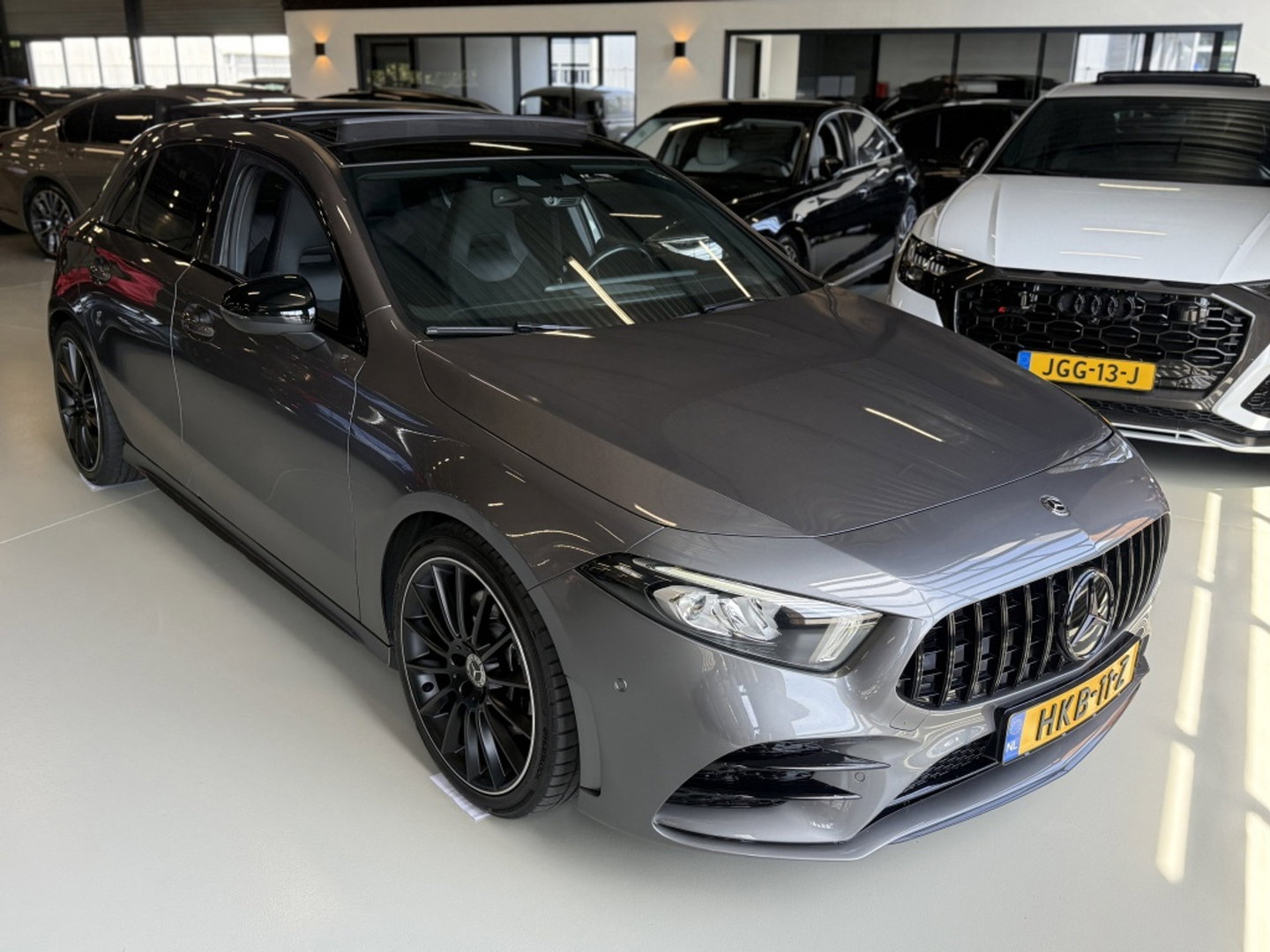 Mercedes-Benz A-Klasse 220 automaat / Premium Plus / AMG-Pakket / LED