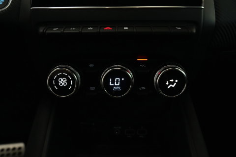 Renault Captur 1.6 E-Tech Plug-in Hybrid 160 R.S. Line Cruise/Climate 24 Maanden garantie* (Vraag naar de voorwaarden)