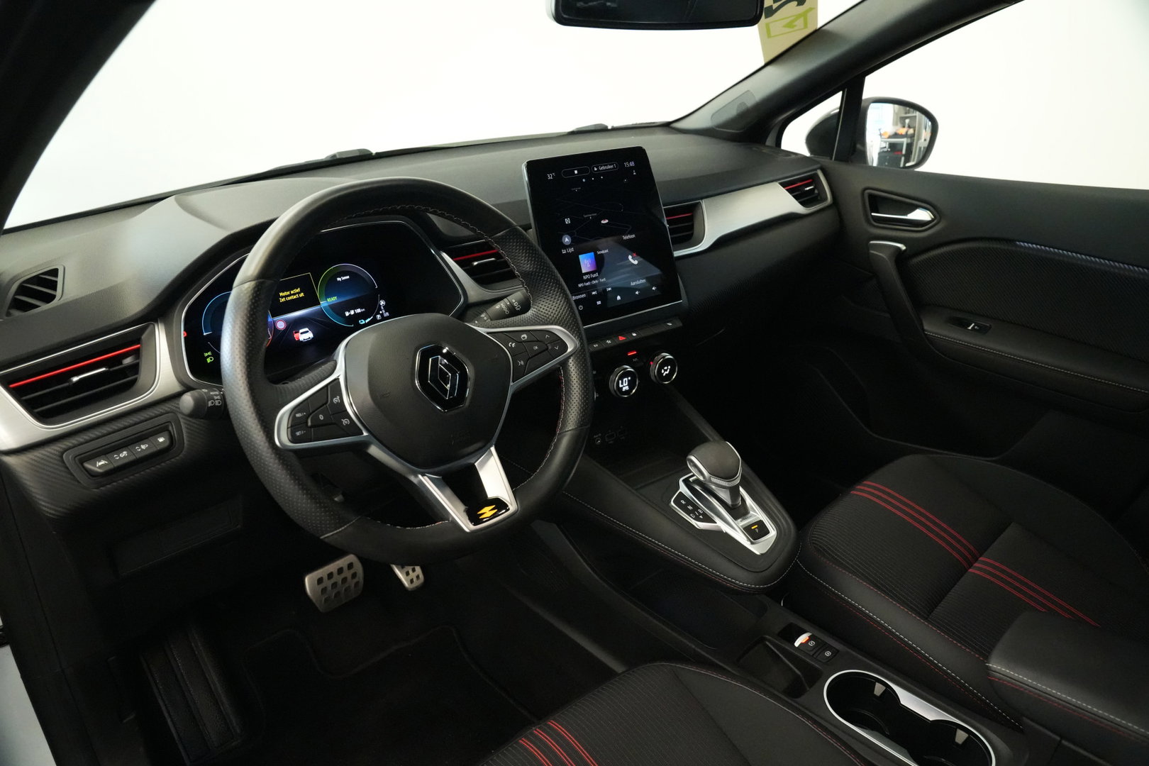 Renault Captur 1.6 E-Tech Plug-in Hybrid 160 R.S. Line Cruise/Climate 24 Maanden garantie* (Vraag naar de voorwaarden)