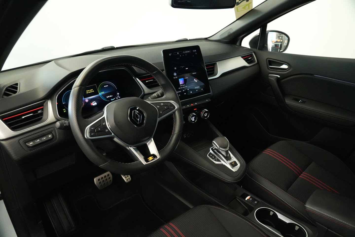 Renault Captur 1.6 E-Tech Plug-in Hybrid 160 R.S. Line Cruise/Climate 24 Maanden garantie* (Vraag naar de voorwaarden)