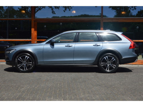 Volvo V90 Cross Country T5 AWD | Panoramadak | Trekhaak 2400KG | Stoelverwarming | Leer | Apple CarPlay | BLIS |