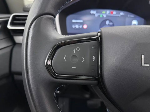 Lynk & Co 01 1.5 Plug-in Pano Sfeer. CarPlay 360° Trekh.
