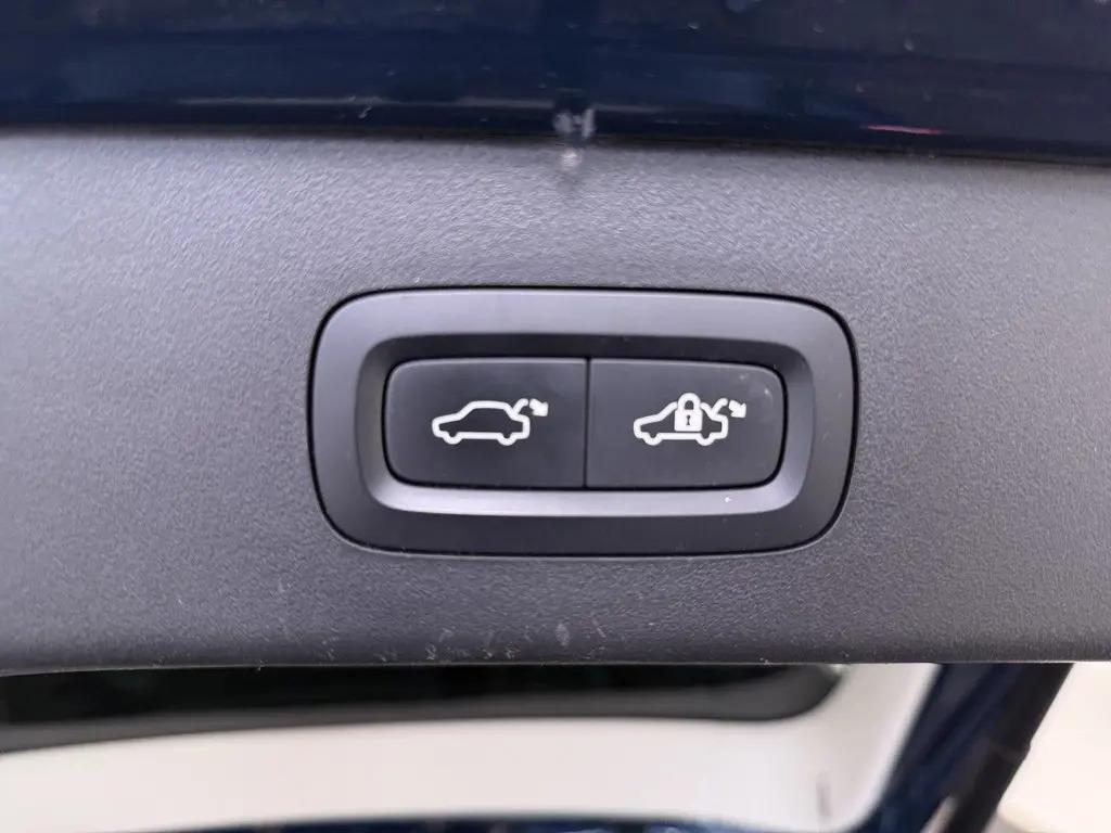 Lynk & Co 01 1.5 Plug-in Pano Sfeer. CarPlay 360° Trekh.