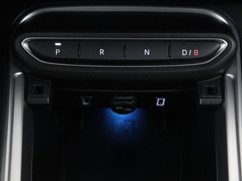 Jeep Avenger Avenger 54 kWh | SOH 97,6% | 3 Fase | Carplay | Adaptive cruise | Camera | Half leer | LM | LED | Climate control | Parkeersensoren