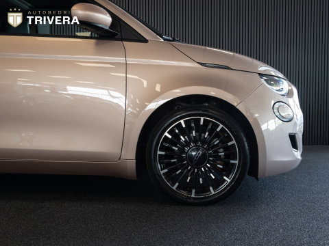 Fiat 500 3+1 Nouvelle 42kWh l SoH 94% l BTW auto l Carplay l SKYDOME l LMV l BTW auto l 410km actieradius l ALS NIEUW