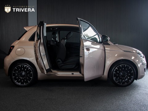 Fiat 500 3+1 Nouvelle 42kWh l SoH 94% l BTW auto l Carplay l SKYDOME l LMV l BTW auto l 410km actieradius l ALS NIEUW