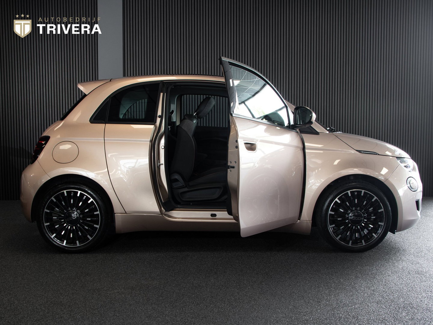 Fiat 500 3+1 Nouvelle 42kWh l SoH 94% l BTW auto l Carplay l SKYDOME l LMV l BTW auto l 410km actieradius l ALS NIEUW