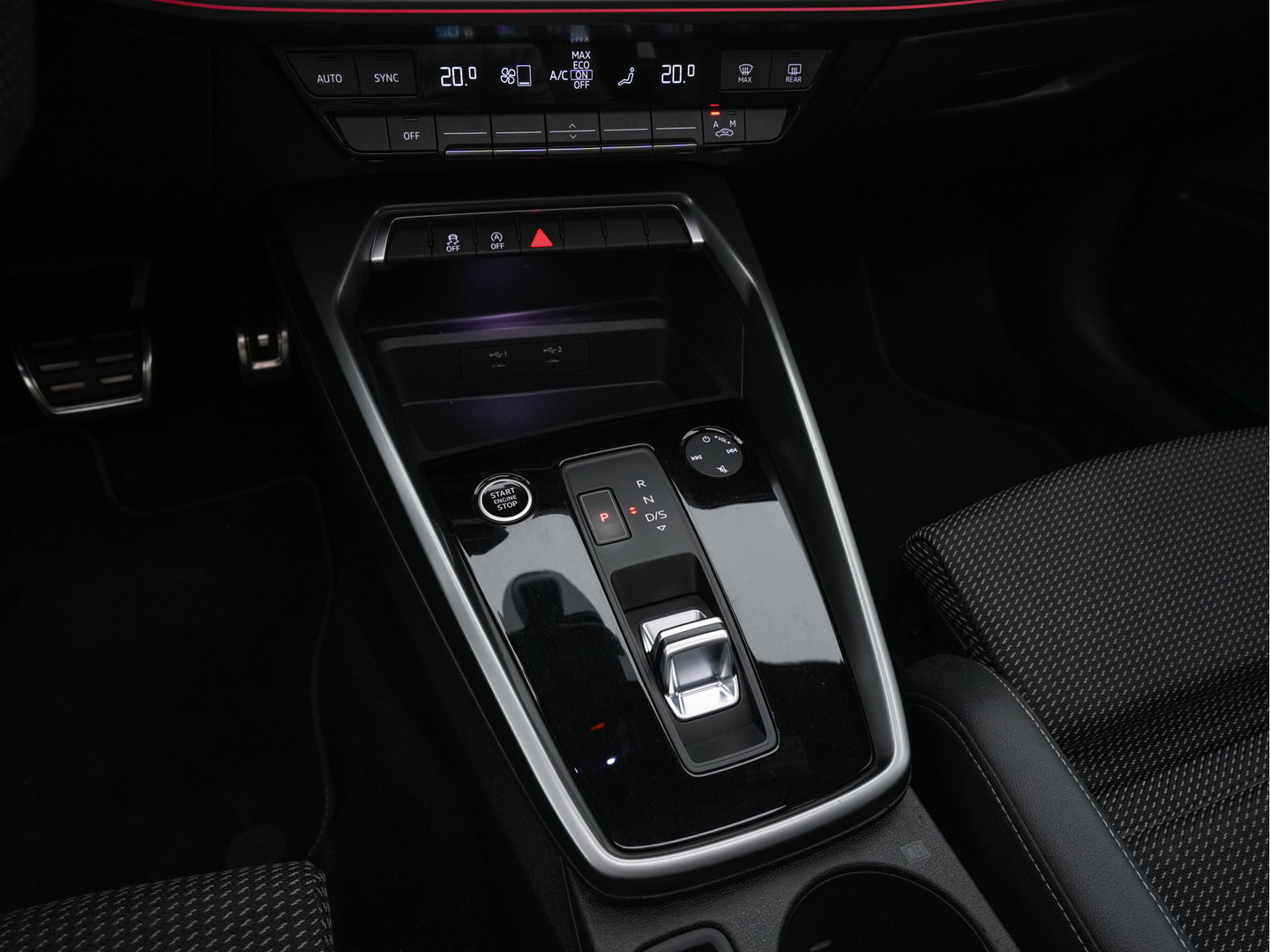 Audi A3 Limousine 30 TFSI S-Line Edition (INCL-BTW) Aut. *PANO | LEATHER-FABRIC | FULL-LED | AMBIENTLIGHT | SPORTSEATS | DIGI-COCKPIT | NAVI-FULLMAP | PRIVACYGLASS | SHIFTPADDLES | DAB+ | CRUISE | KEYLESS | PDC | 18"ALU*