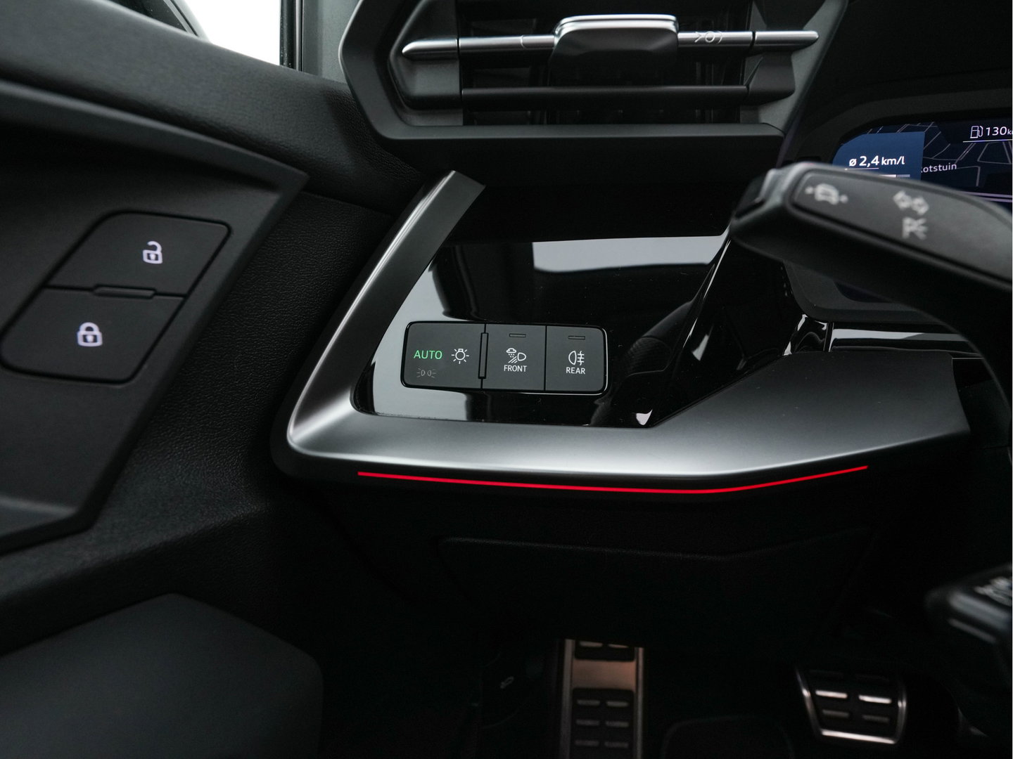 Audi A3 Limousine 30 TFSI S-Line Edition (INCL-BTW) Aut. *PANO | LEATHER-FABRIC | FULL-LED | AMBIENTLIGHT | SPORTSEATS | DIGI-COCKPIT | NAVI-FULLMAP | PRIVACYGLASS | SHIFTPADDLES | DAB+ | CRUISE | KEYLESS | PDC | 18"ALU*