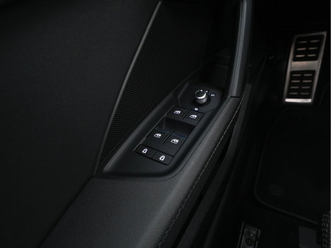 Audi A3 Limousine 30 TFSI S-Line Edition (INCL-BTW) Aut. *PANO | LEATHER-FABRIC | FULL-LED | AMBIENTLIGHT | SPORTSEATS | DIGI-COCKPIT | NAVI-FULLMAP | PRIVACYGLASS | SHIFTPADDLES | DAB+ | CRUISE | KEYLESS | PDC | 18"ALU*