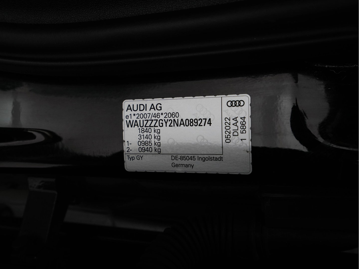 Audi A3 Limousine 30 TFSI S-Line Edition (INCL-BTW) Aut. *PANO | LEATHER-FABRIC | FULL-LED | AMBIENTLIGHT | SPORTSEATS | DIGI-COCKPIT | NAVI-FULLMAP | PRIVACYGLASS | SHIFTPADDLES | DAB+ | CRUISE | KEYLESS | PDC | 18"ALU*