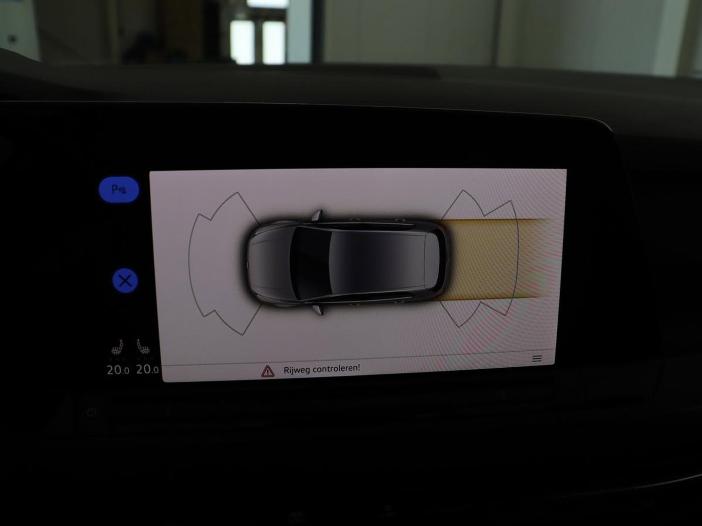 Volkswagen Golf 1.5 TSI R-Line Business | Carplay | Stoelverwarming | Led | Adaptive cruise | Parkeersensoren | Navigatie | Climate control | LM | Sfeerverlichting