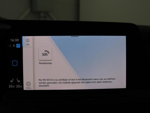 Volkswagen Golf 1.5 TSI R-Line Business | Carplay | Stoelverwarming | Led | Adaptive cruise | Parkeersensoren | Navigatie | Climate control | LM | Sfeerverlichting
