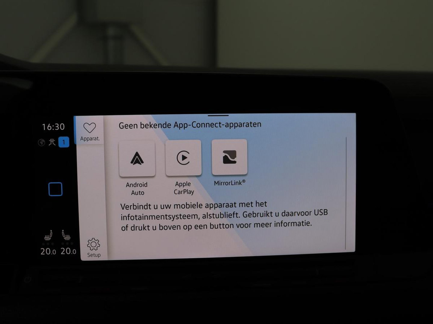 Volkswagen Golf 1.5 TSI R-Line Business | Carplay | Stoelverwarming | Led | Adaptive cruise | Parkeersensoren | Navigatie | Climate control | LM | Sfeerverlichting