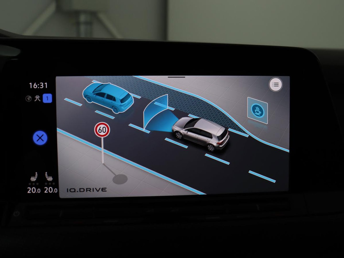 Volkswagen Golf 1.5 TSI R-Line Business | Carplay | Stoelverwarming | Led | Adaptive cruise | Parkeersensoren | Navigatie | Climate control | LM | Sfeerverlichting