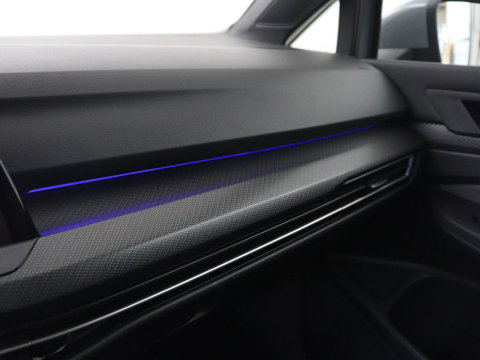 Volkswagen Golf 1.5 TSI R-Line Business | Carplay | Stoelverwarming | Led | Adaptive cruise | Parkeersensoren | Navigatie | Climate control | LM | Sfeerverlichting