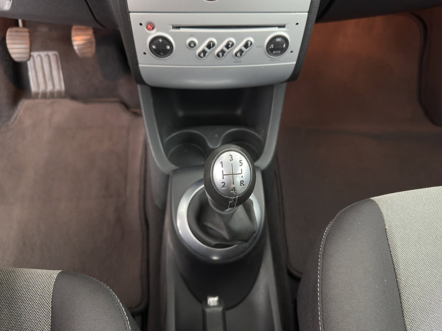 Renault Modus 1.4-16V Dynamique *AUTOMATSCHE AIRCO | CRUISE | COMFORTS-SEATS | RADIO-CD TOWBAR | 15INCH*