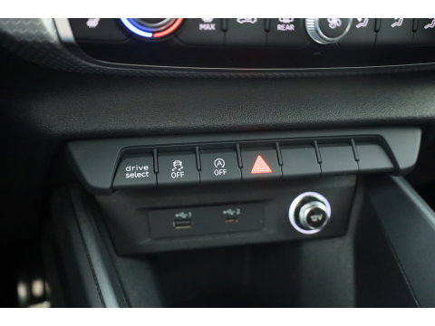 Audi A1 Sportback 30 TFSI Pro Line S | Dig. Cockpit | Cruise Contr. | Apple CarPlay & Android Auto | Stoelverw. | All Season | 17''