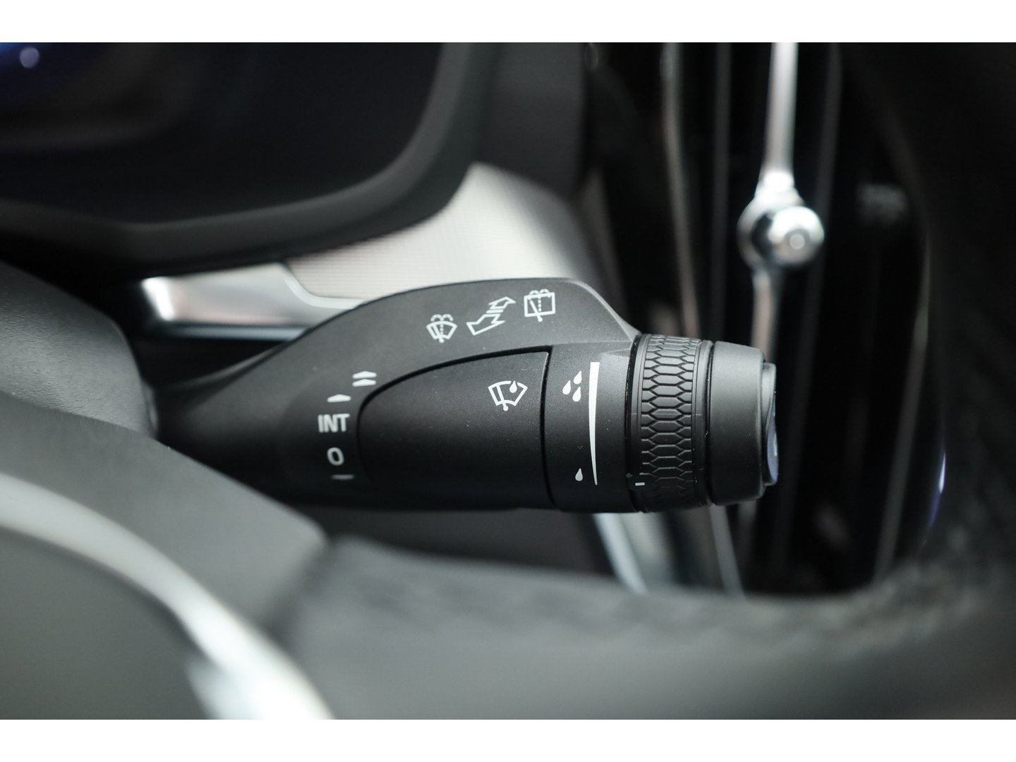 Volvo V60 2.0 T6 Plug-in hybrid AWD Plus Bright | Pano-dak | Head-up | Harman & Kardon | 360 camera | 4x stoel+ stuurverw. |