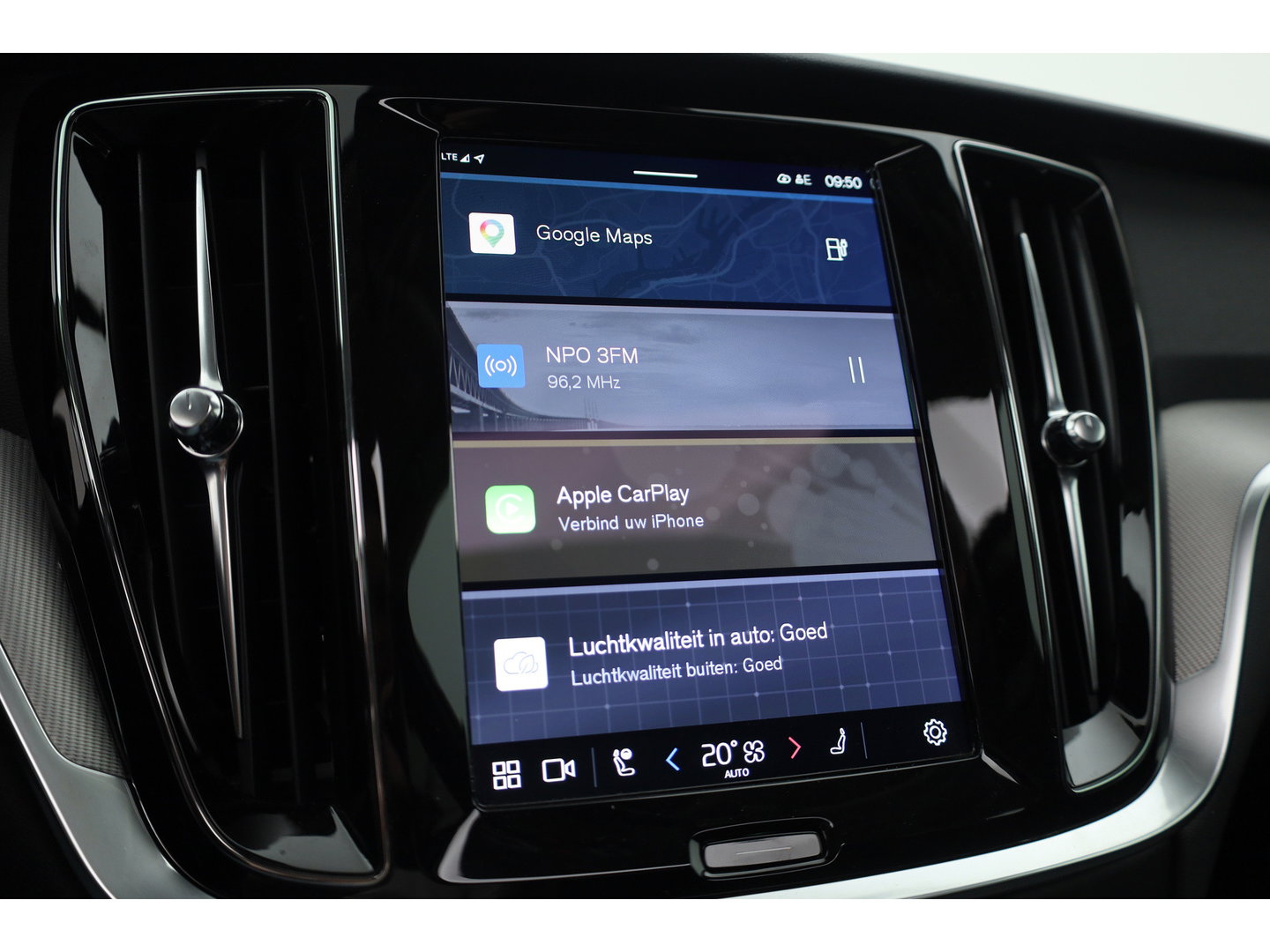 Volvo V60 2.0 T6 Plug-in hybrid AWD Plus Bright | Pano-dak | Head-up | Harman & Kardon | 360 camera | 4x stoel+ stuurverw. |