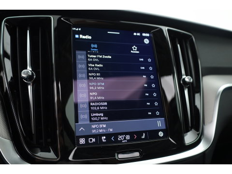Volvo V60 2.0 T6 Plug-in hybrid AWD Plus Bright | Pano-dak | Head-up | Harman & Kardon | 360 camera | 4x stoel+ stuurverw. |