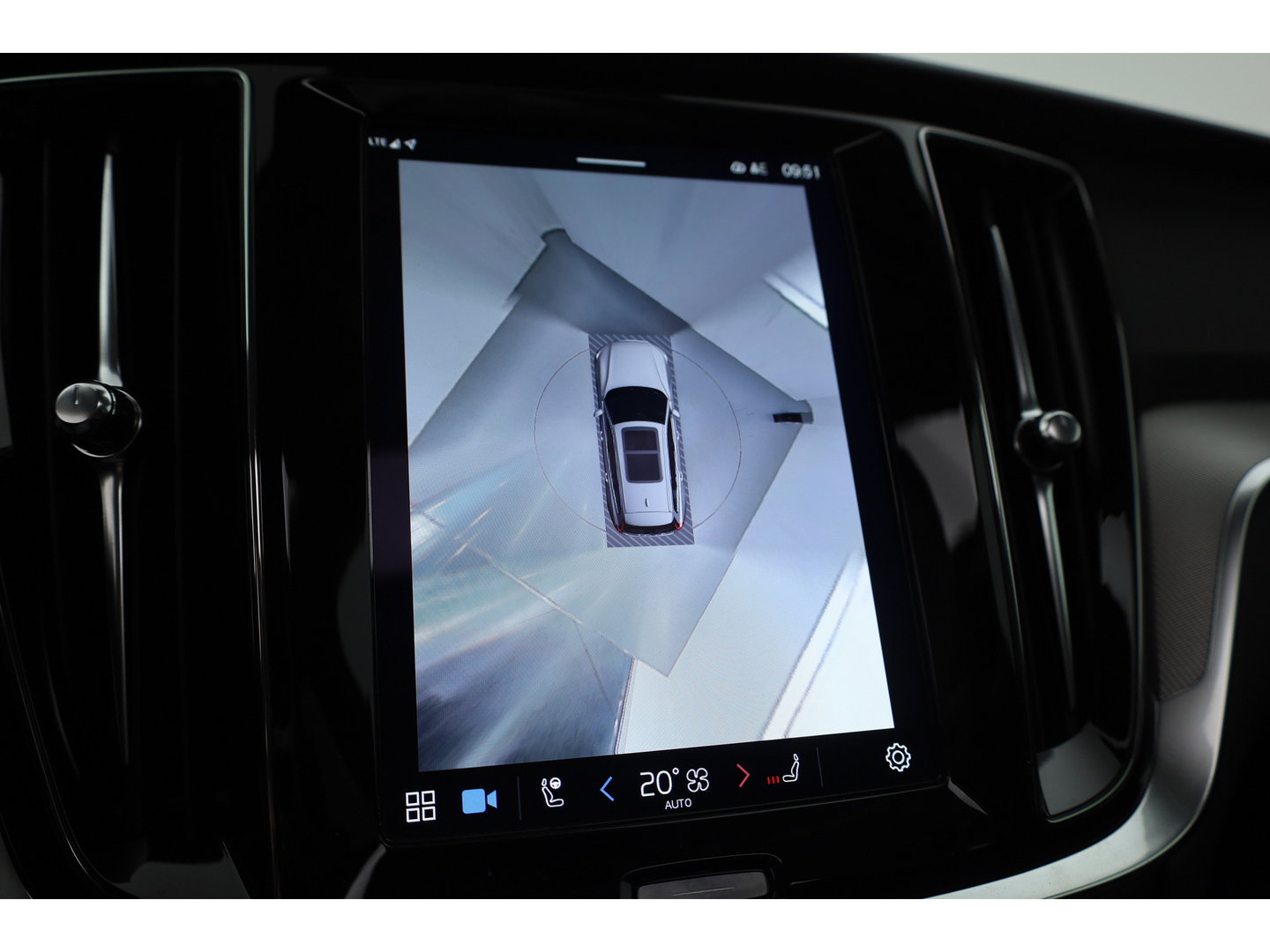 Volvo V60 2.0 T6 Plug-in hybrid AWD Plus Bright | Pano-dak | Head-up | Harman & Kardon | 360 camera | 4x stoel+ stuurverw. |