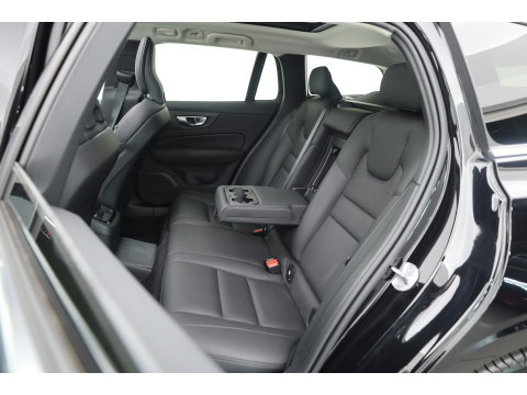 Volvo V60 2.0 T6 Plug-in hybrid AWD Plus Bright | Pano-dak | Head-up | Harman & Kardon | 360 camera | 4x stoel+ stuurverw. |