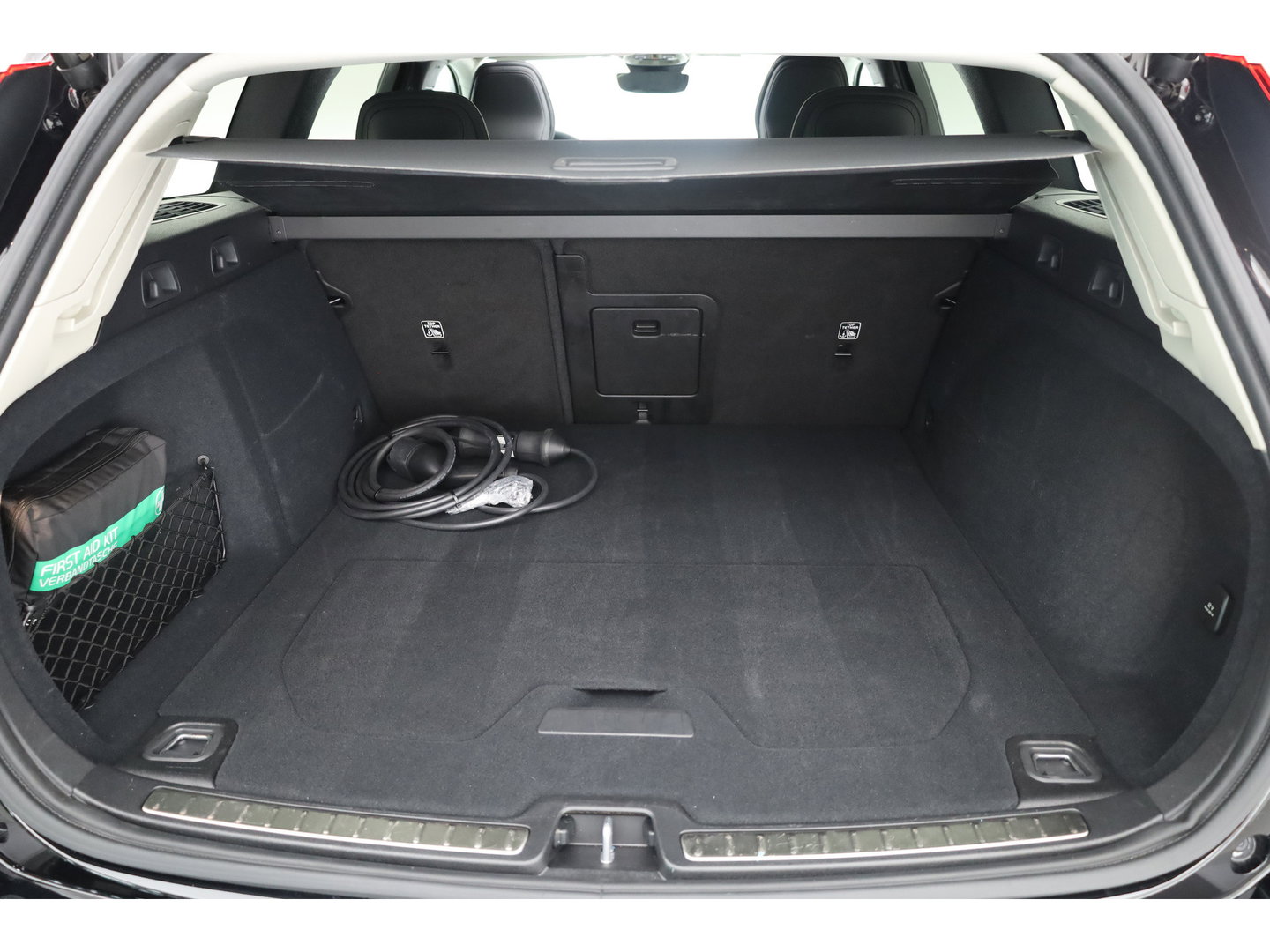 Volvo V60 2.0 T6 Plug-in hybrid AWD Plus Bright | Pano-dak | Head-up | Harman & Kardon | 360 camera | 4x stoel+ stuurverw. |