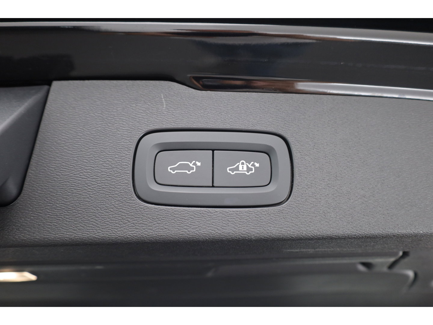 Volvo V60 2.0 T6 Plug-in hybrid AWD Plus Bright | Pano-dak | Head-up | Harman & Kardon | 360 camera | 4x stoel+ stuurverw. |