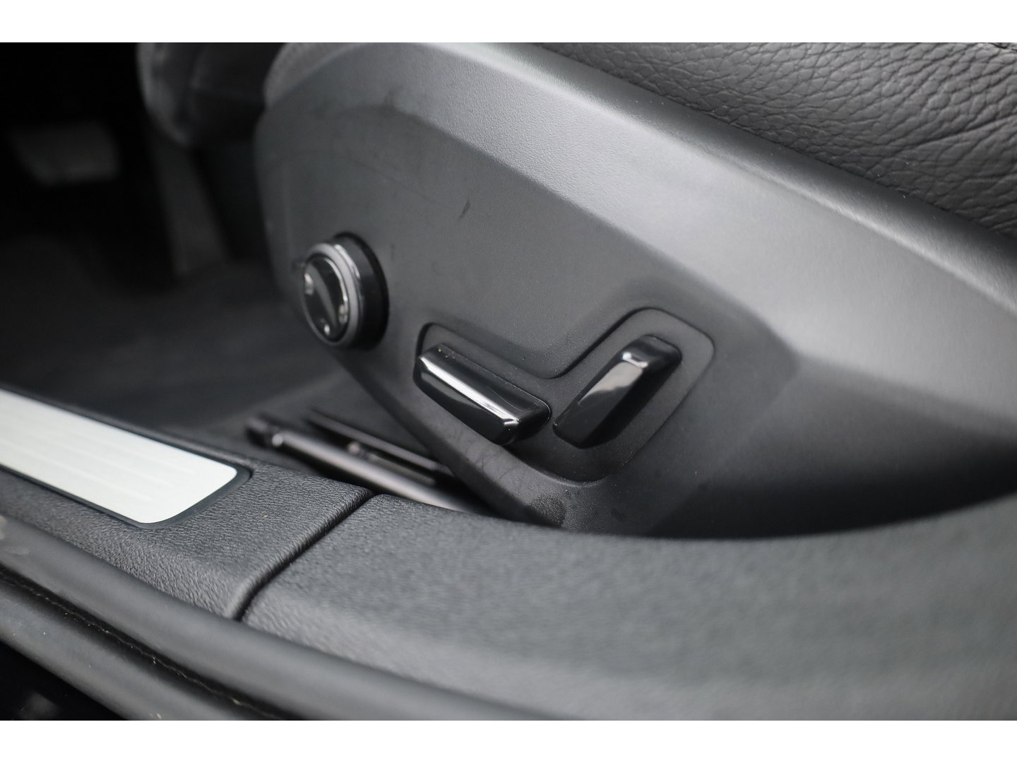 Volvo V60 2.0 T6 Plug-in hybrid AWD Plus Bright | Pano-dak | Head-up | Harman & Kardon | 360 camera | 4x stoel+ stuurverw. |