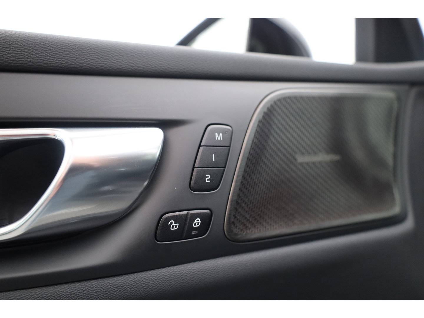 Volvo V60 2.0 T6 Plug-in hybrid AWD Plus Bright | Pano-dak | Head-up | Harman & Kardon | 360 camera | 4x stoel+ stuurverw. |