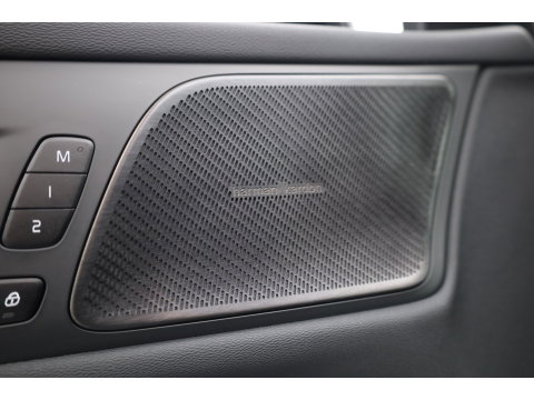 Volvo V60 2.0 T6 Plug-in hybrid AWD Plus Bright | Pano-dak | Head-up | Harman & Kardon | 360 camera | 4x stoel+ stuurverw. |