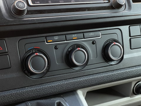 Volkswagen Transporter 2.0 TSI L1H1 | Marge! | Benzine! | Trekhaak | Cruise Control | Parkeersensoren Achter | Voorruitverwarming | Apple Carplay | Android Auto |
