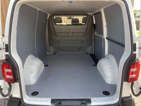 Volkswagen Transporter 2.0 TSI L1H1 | Marge! | Benzine! | Trekhaak | Cruise Control | Parkeersensoren Achter | Voorruitverwarming | Apple Carplay | Android Auto |