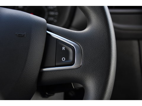 Renault Master T35 2.3 dCi 180 L2H2 DC PB Edition Camera, Cruise, Carplay, LED, 2 x Schuifdeur, Multimedia, 180pk, 6 zitplaatsen, Uniek!