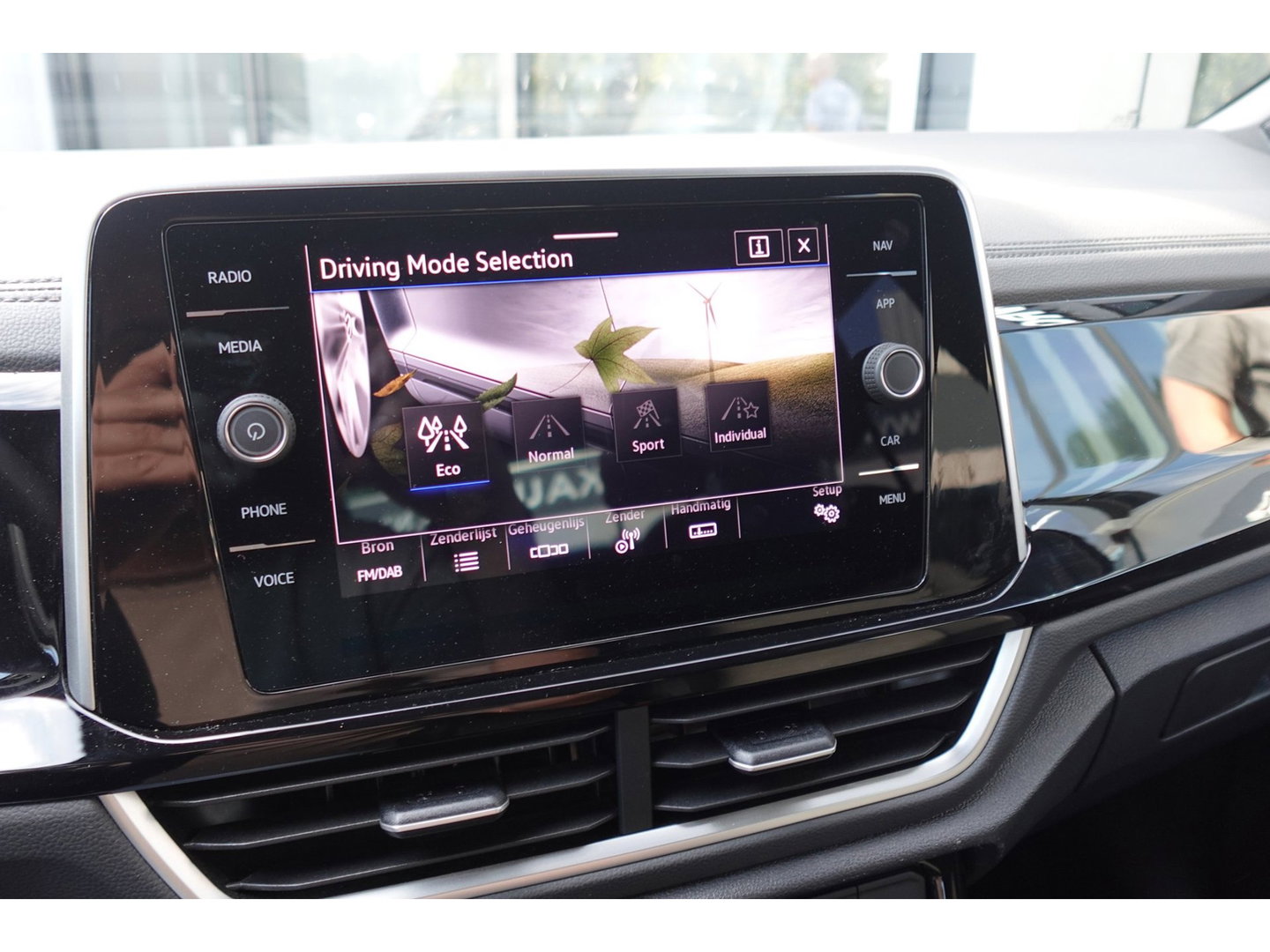 Volkswagen T-Roc 1.5 TSI R-Line Edition CAM PDC ACC